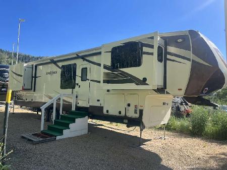 Class 5th Wheel for sale