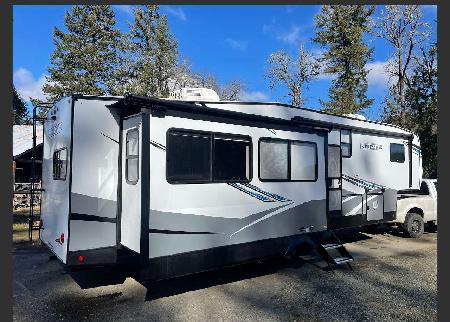 Class 5th Wheel for sale