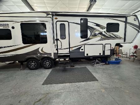 Class 5th Wheel for sale