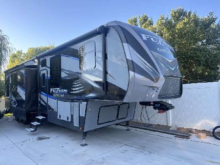 Class Toy Hauler for sale