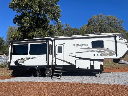 Class 5th Wheel for sale