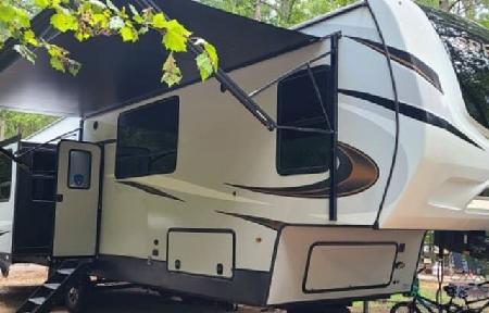 Class 5th Wheel for sale