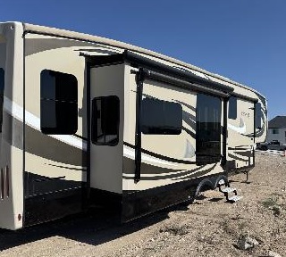 Class 5th Wheel for sale