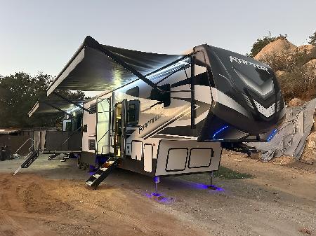 Class Toy Hauler for sale