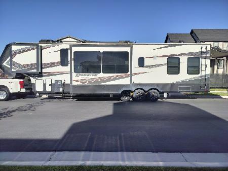 Class Toy Hauler for sale