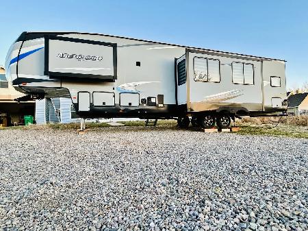 Class 5th Wheel for sale