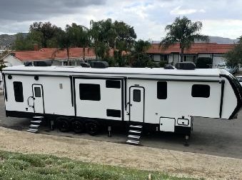 Class Toy Hauler for sale